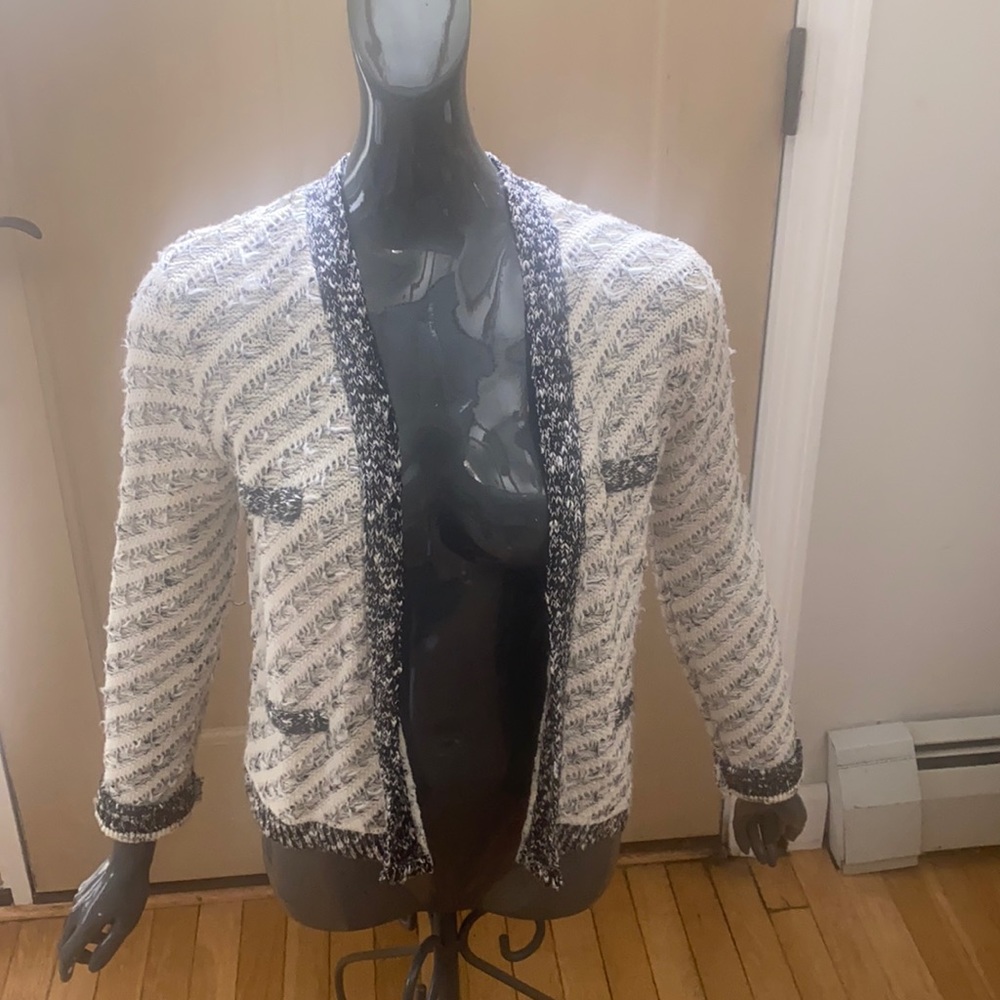 Short off white grey and black sweater